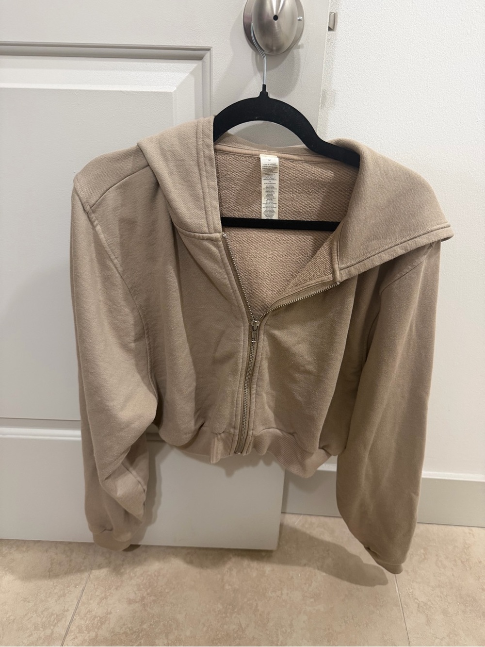 Alo Yoga Medium Brown Zip Up Hoodie. 🥥⚡️